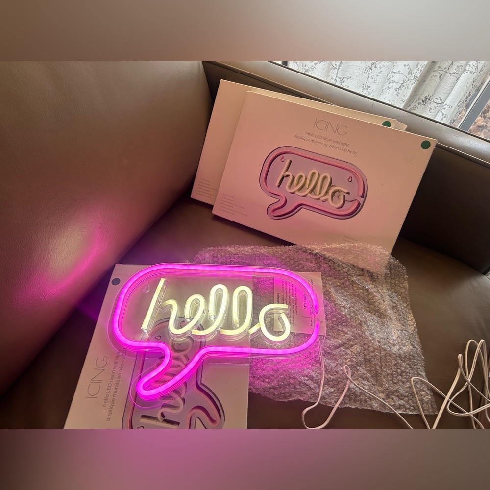 Icing White 'Hello' LED Wall Decor - Picture 2 of 16